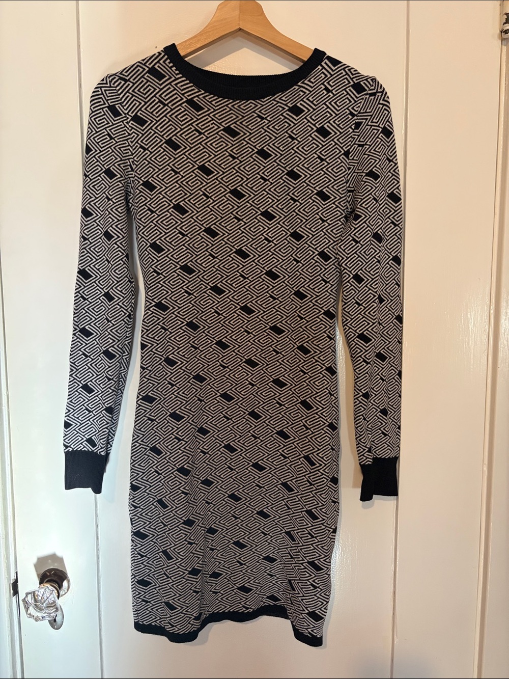 Guess Black and White Geometric Long-Sleeve Knit Dress